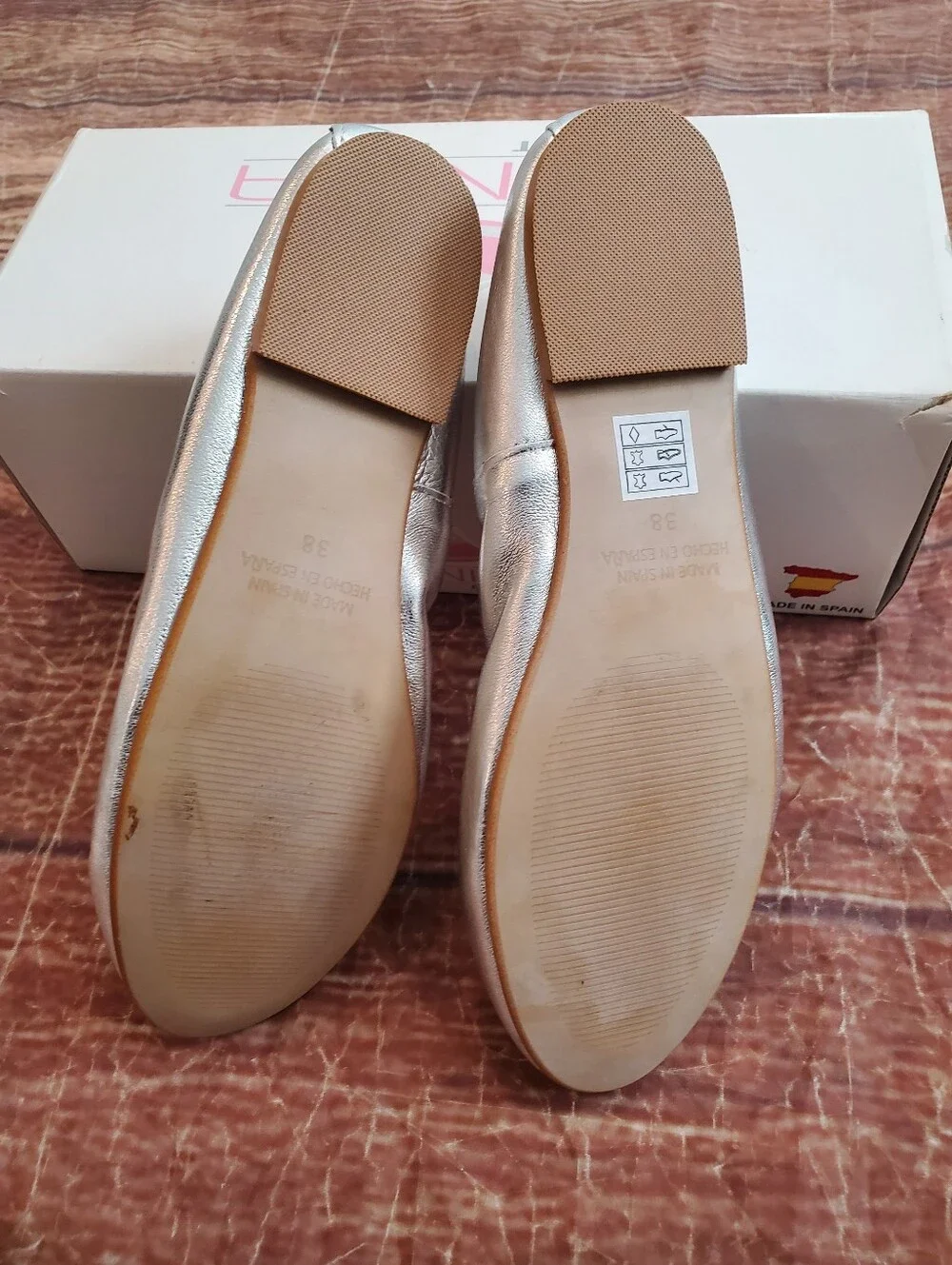 Menina Step Silver Metallic Leather Ballet Flats sz 38 NIB